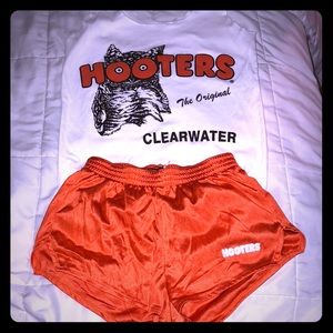 Hooters outfit